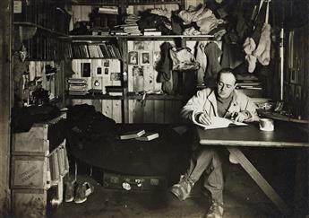 HERBERT PONTING (1870-1935) A group of 29 photographs documenting the Terra Nova Expedition. 1910-11.